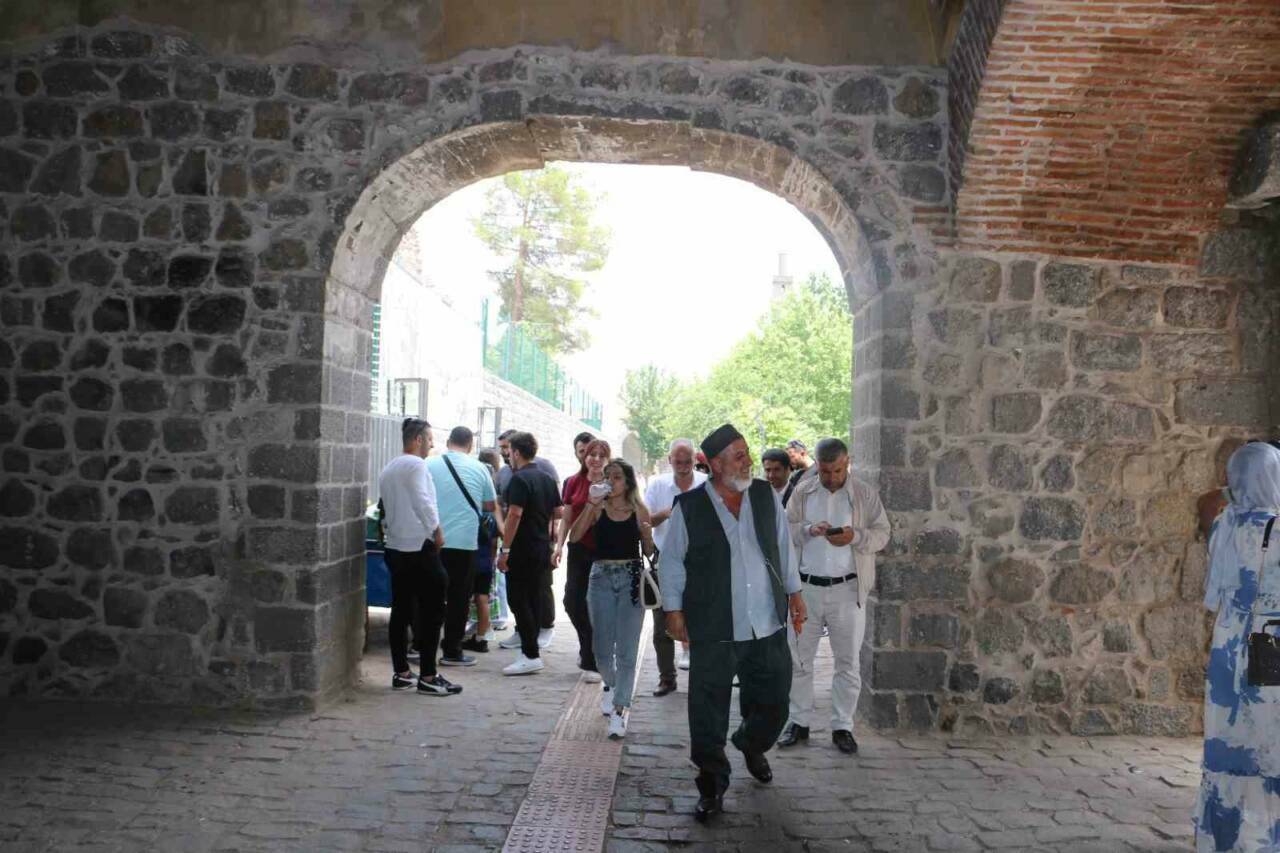 Kurban Bayramı'nın son gününde Diyarbakır'a hem yerli hem de yabancı