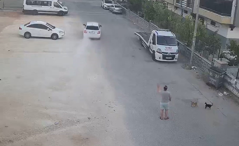 Gaziantep'te Vergi Dairesi'nde çalışan Emel Akbaş Bayhan'ın şüpheli ölümüyle ilgili