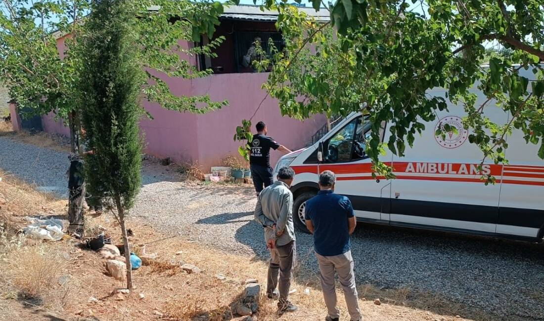 Gerger ilçesinde yaşanan olayda 65 yaşındaki Ahmet Dolaş, henüz belirlenemeyen