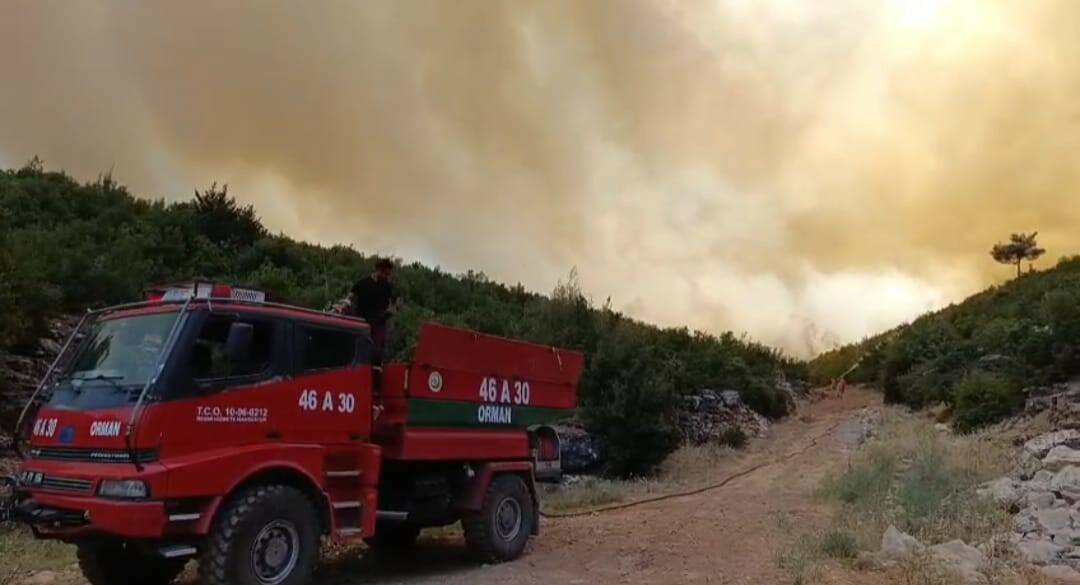 Gaziantep'in Nurdağı ilçesinde ormanlık alanda çıkan yangın büyük zarara yol