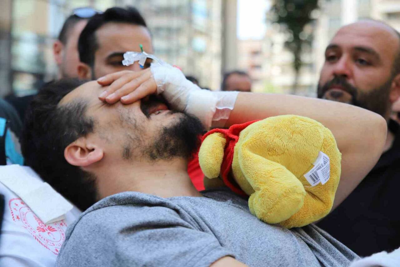 Gaziantep’te meydana gelen kazada hayatını kaybeden Gülseren Kestanlıoğlu ile çocukları