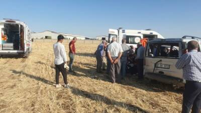 Adıyaman’da, hafif ticari aracın takla atması sonucu meydana gelen kazada