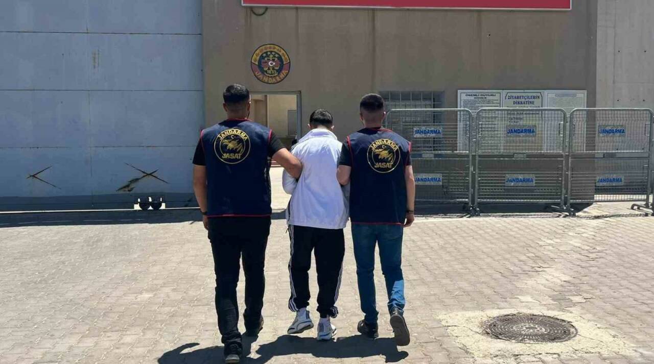 Gaziantep’te hırsızlık suçundan 15 yıl kesinleşmiş hapis cezasıyla aranan şahıs,