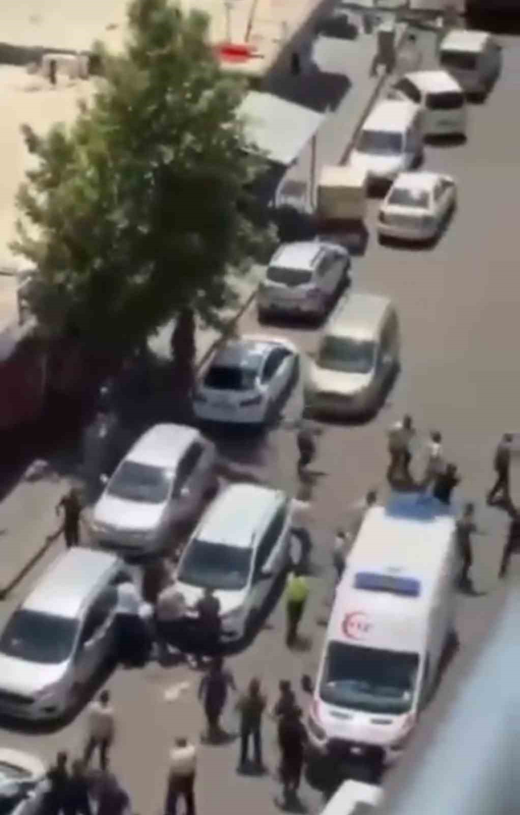 İki aile arasında çıkan kavgada 4 kişi yaralandı.