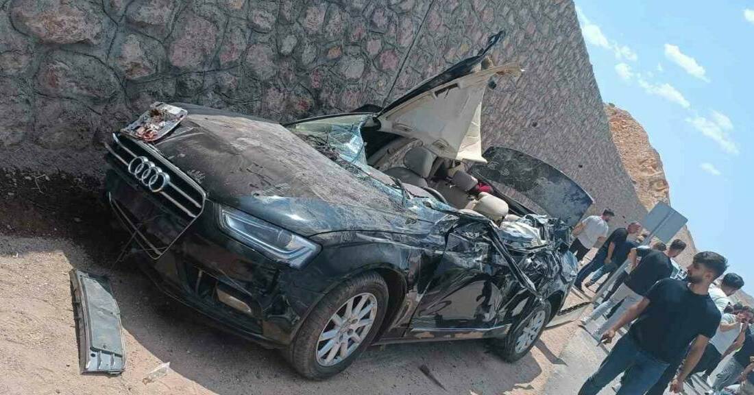 Siirt’te hafriyat kamyonu ile otomobilin çarpıştığı kazada 1 kişi hayatını