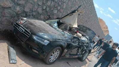 Siirt’te hafriyat kamyonu ile otomobilin çarpıştığı kazada 1 kişi hayatını
