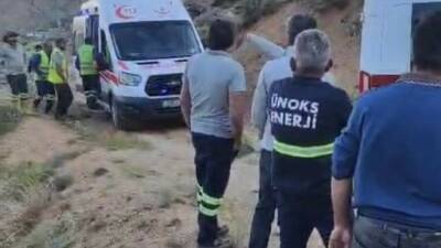 Adıyaman’ın Sincik ilçesinde meydana gelen trafik kazasında uçuruma yuvarlanan kamyonette