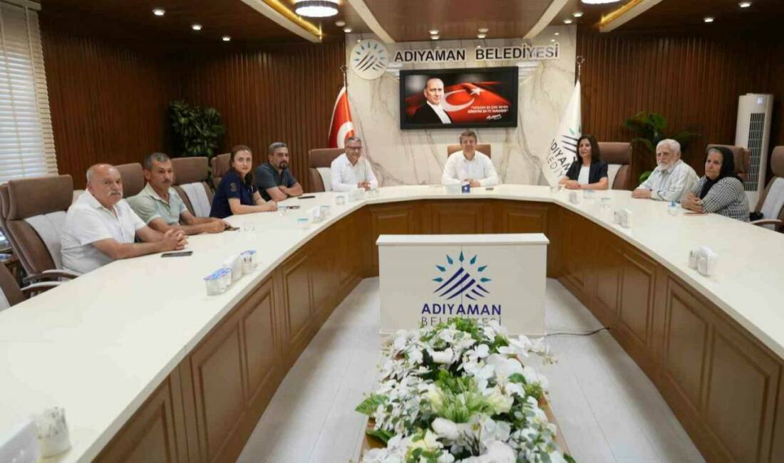 Kent Konseyi Başkanı Erdoğan Altunbaş ve yönetim kurulu üyeleri, Kurban