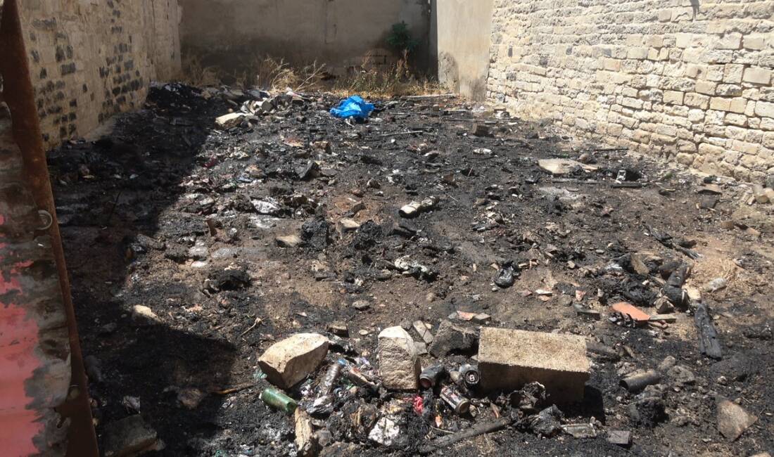 Kilis’te metruk bir binada çıkan yangın itfaiye ekipleri tarafından söndürüldü.