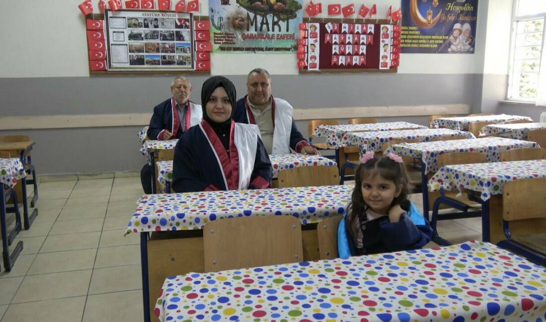 Kilis'te aynı aileden dört kuşak, İnönü İlkokulu'nda eğitim aldı. Ailenin