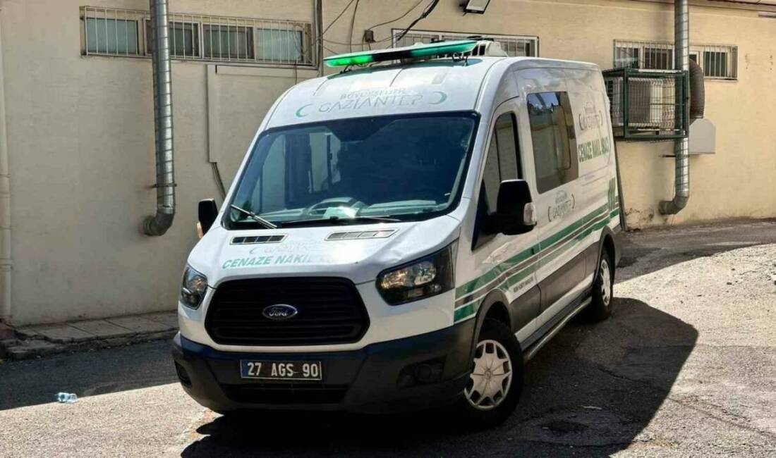 Gaziantep’te kilitli odada ölü bulunan anne ve kızının cenazeleri, adli