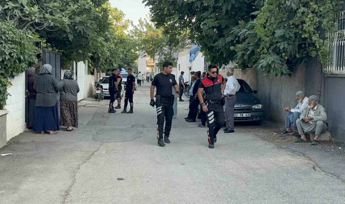 Adıyaman’da komşular arasında çıkan kavgada bir kişi bıçakla ağır yaralandı.