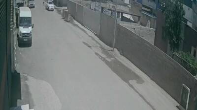 Şanlıurfa’nın Viranşehir ilçesinde otomobilin çarptığı 6 yaşındaki çocuk ağır yaralandı.