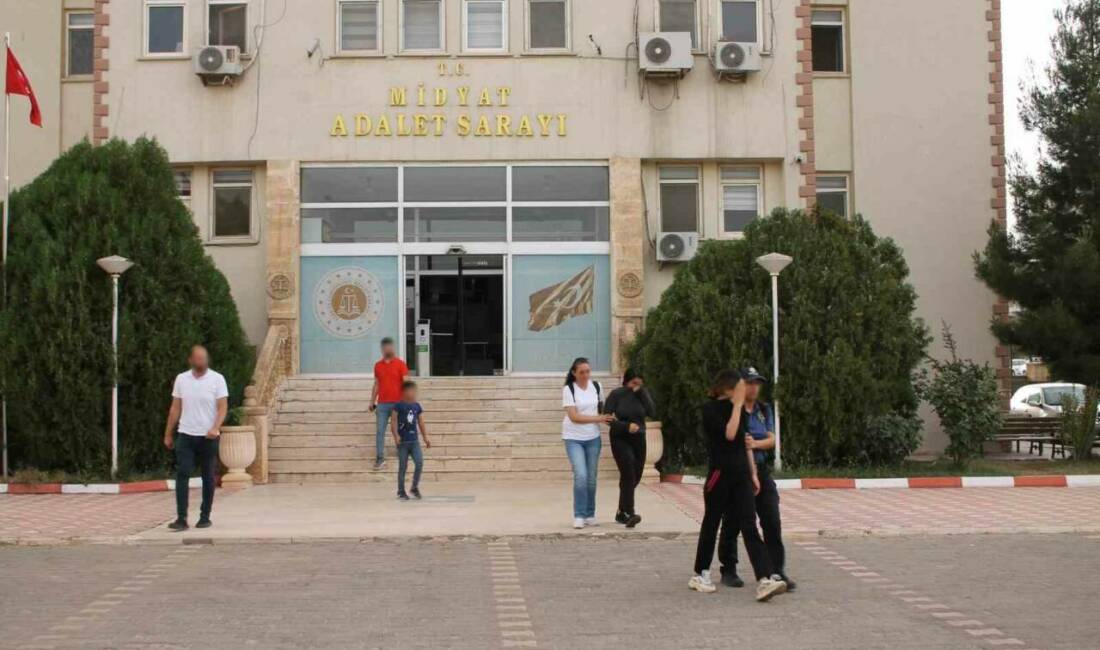 Mardin’in Midyat ilçesinde, hırsızlık suçundan şüphelenilen B.G. ve E.G. adlı