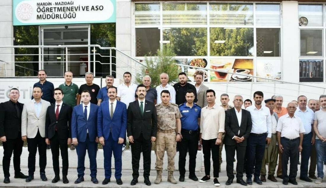 Mardin’de görev süreleri sona eren kurum amirlerine veda yemeği Mardin'in Mazıdağı ilçesinde görev süreleri sona eren kurum amirleri, veda