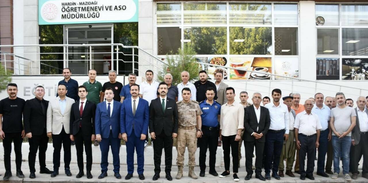 Mardin'in Mazıdağı ilçesinde görev süreleri sona eren kurum amirleri, veda