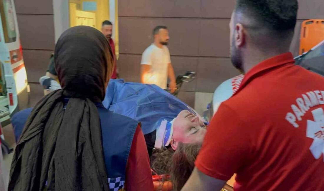 Adıyaman’da direksiyon hakimiyeti kaybolduktan sonra devrilen motosikletin sürücüsü yaralandı.
