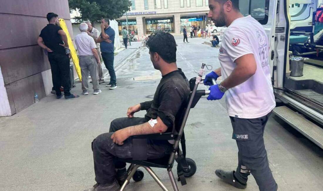 Adıyaman'ın Altınşehir Mahallesi'nde motosiklet ile otomobilin çarpışması sonucu 1 kişi
