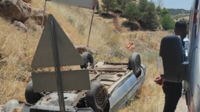 Adıyaman’da, sürücüsünün direksiyon hakimiyetini kaybettiği otomobilin takla atması sonucu 1