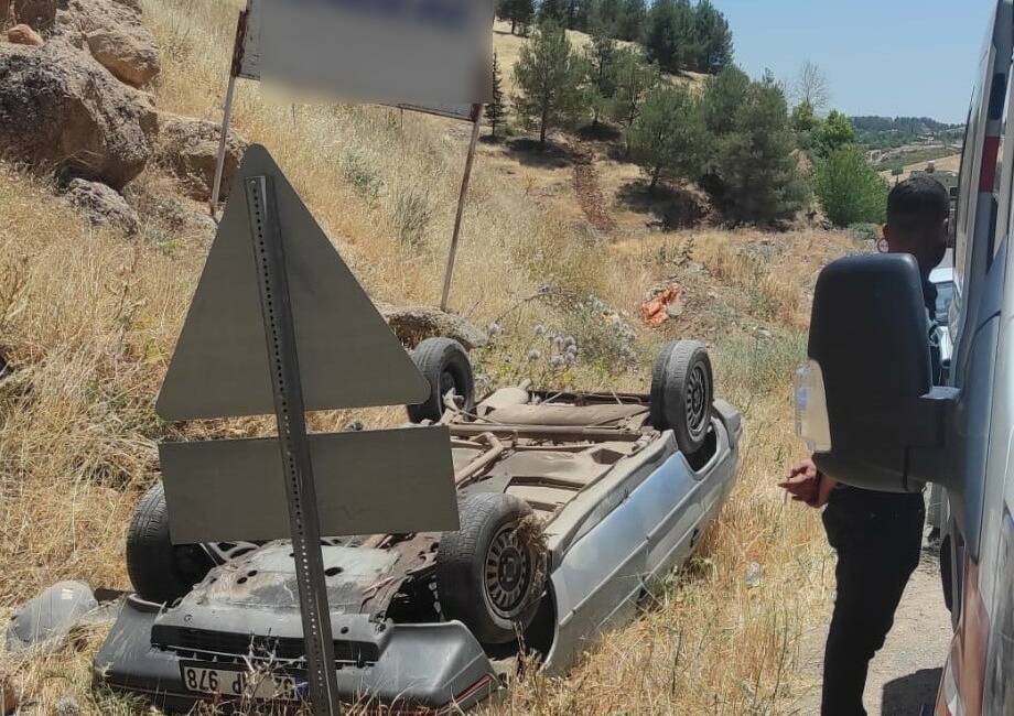 Adıyaman’da, sürücüsünün direksiyon hakimiyetini kaybettiği otomobilin takla atması sonucu 1