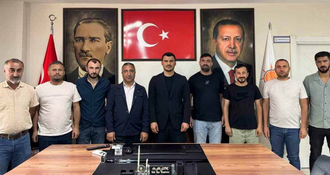 Sağlık-Sen Şırnak Şube başkanı ve yönetim kurulu üyeleri yaklaşan toplu