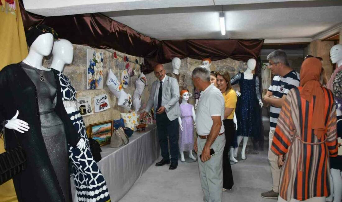 Şahinbey Belediyesi’ne bağlı Bostancı Mektebi Kültür Merkezi, el emeği göz