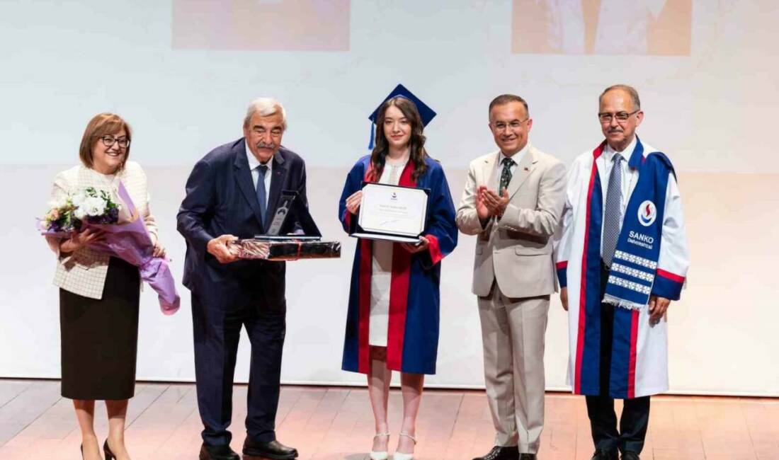 SANKO Üniversitesi Tıp Fakültesi’ni 2024-2025 akademik yılını başarıyla tamamlayan 85