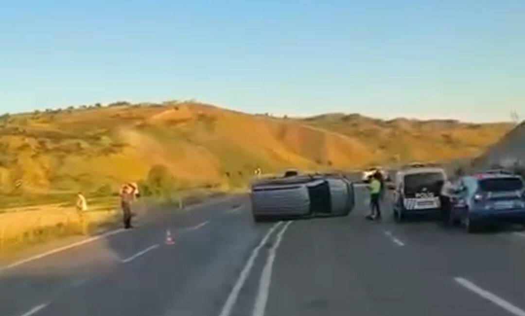 Siirt-Baykan karayolunda meydana gelen trafik kazasında 2 kişi yaralandı.
