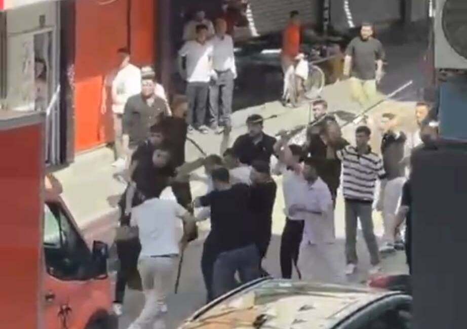 Şırnak’ın Cizre ilçesinde iki grup arasında çıkan taşlı ve sopalı