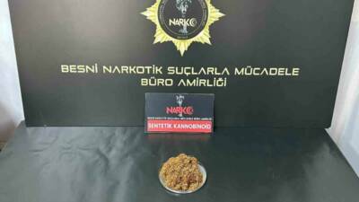 Besni ilçesinde polis ekipleri tarafından durumundan şüphelenilen O.K. ve E.Y.