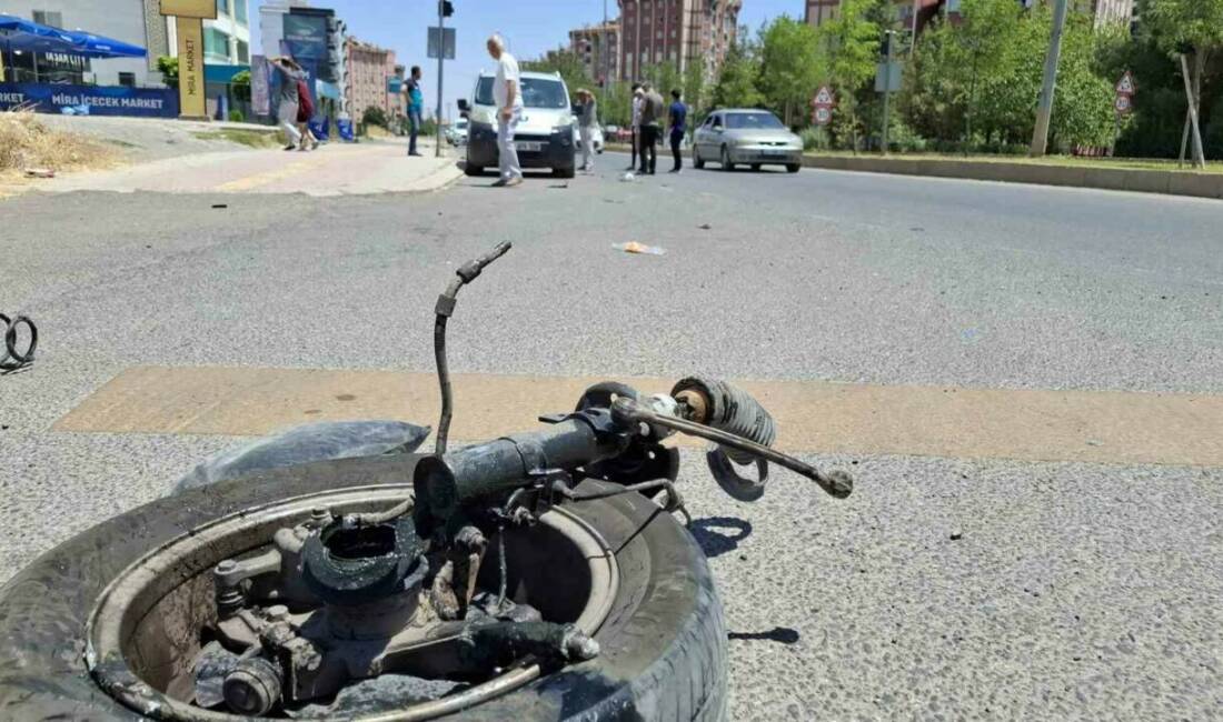 Diyarbakır’ın merkez Yenişehir ilçesinde sürücüsünün direksiyon hakimiyetini kaybettiği hafif ticari
