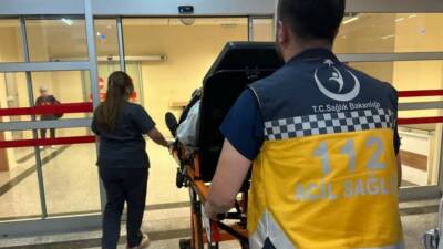 Adıyaman’da traktörde yaşanan arıza sonucu panikleyerek atlayan kadın yaralandı.