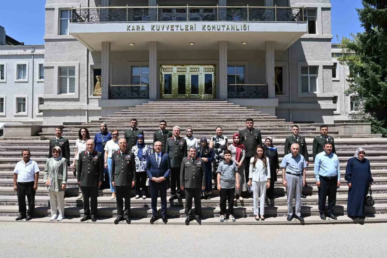 Türk Silahlı Kuvvetlerinin en köklü unsurlarından biri olan Kara Kuvvetlerinin