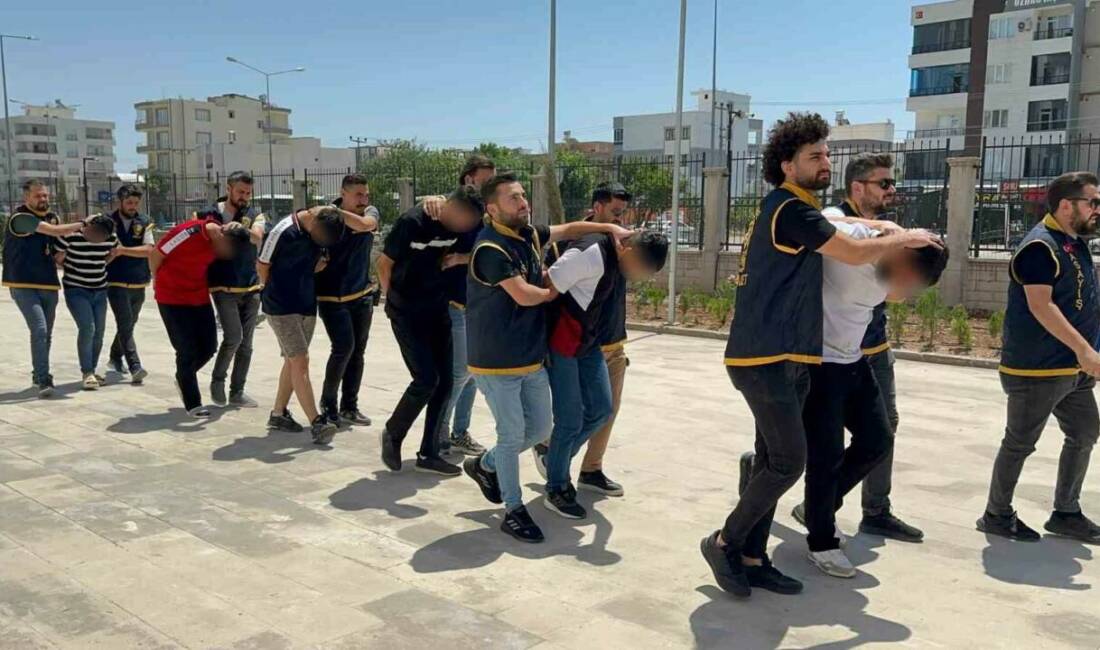 Adıyaman'da ünlü sanatçı Kahtalı Hamido'nun oğlu Sinan Çelik'in, parkta görevli