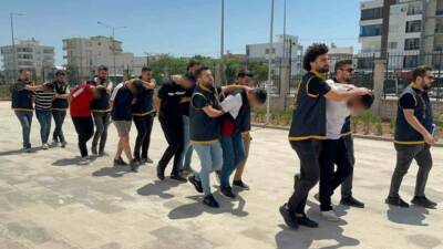 Adıyaman'da ünlü sanatçı Kahtalı Hamido'nun oğlu Sinan Çelik'in, parkta görevli