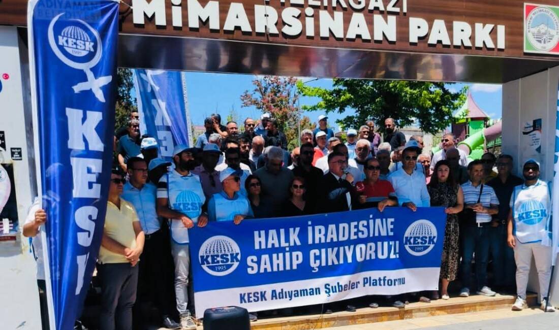Kamu Emekçileri Sendikaları Konfederasyonu (KESK) heyeti, gözaltına alınan Adıyaman Belediye