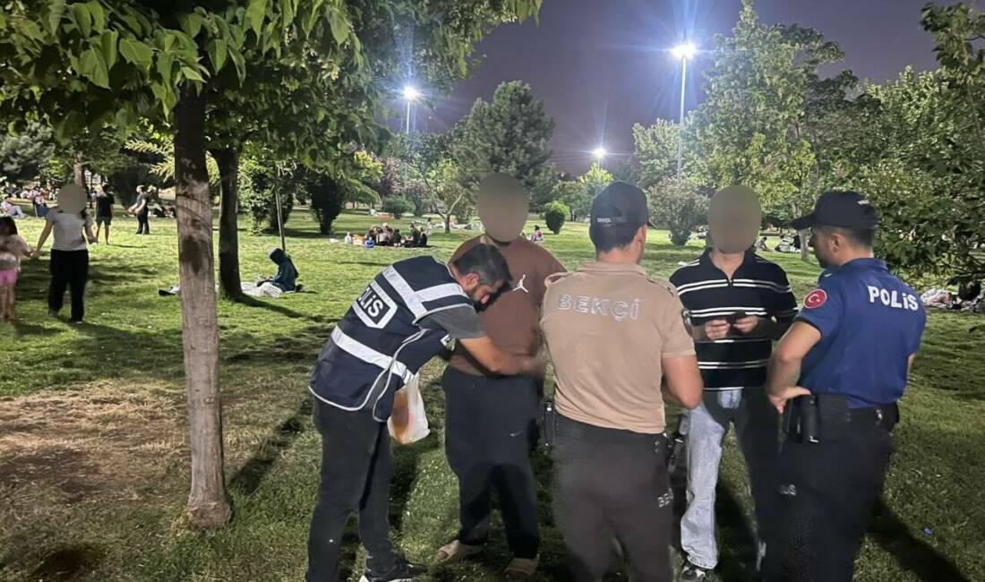 Adıyaman İl Emniyet Müdürlüğü ekiplerince il merkezinde gerçekleştirilen “Huzurlu Sokaklar-12”