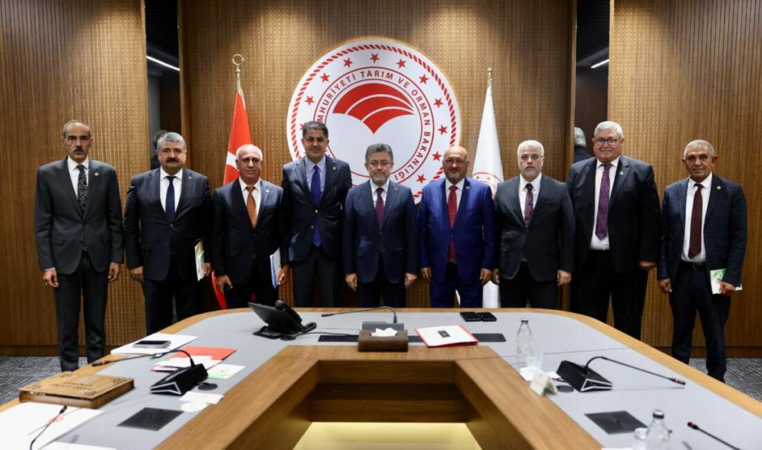 AK Parti Adıyaman Milletvekilleri Doç. Dr. Resul Kurt ve Doç.