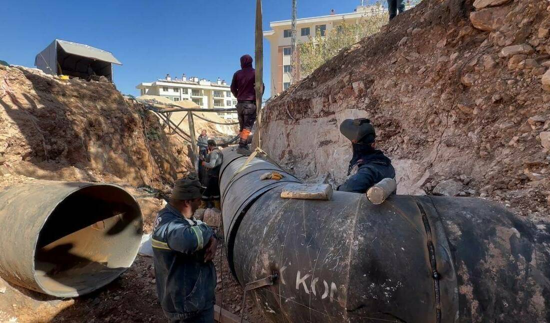 Adıyaman'da Gürlevik ana isale hattında meydana gelen hasar nedeniyle 10