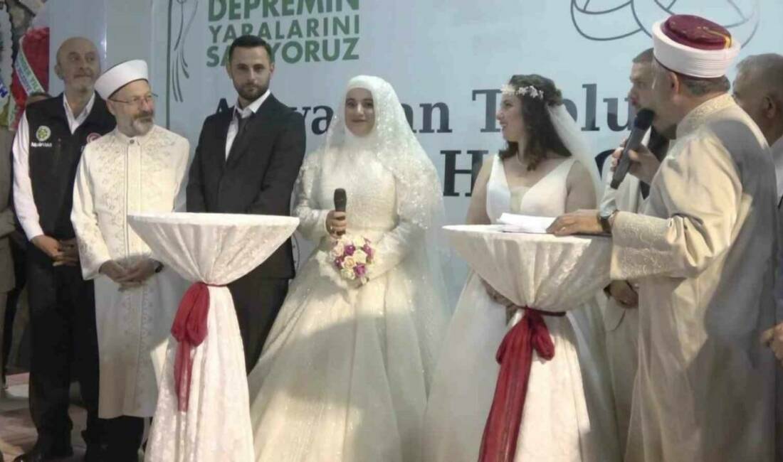 Adıyaman'da depremlerin ardından düzenlenen toplu düğün töreninde 100 çiftin nikahı