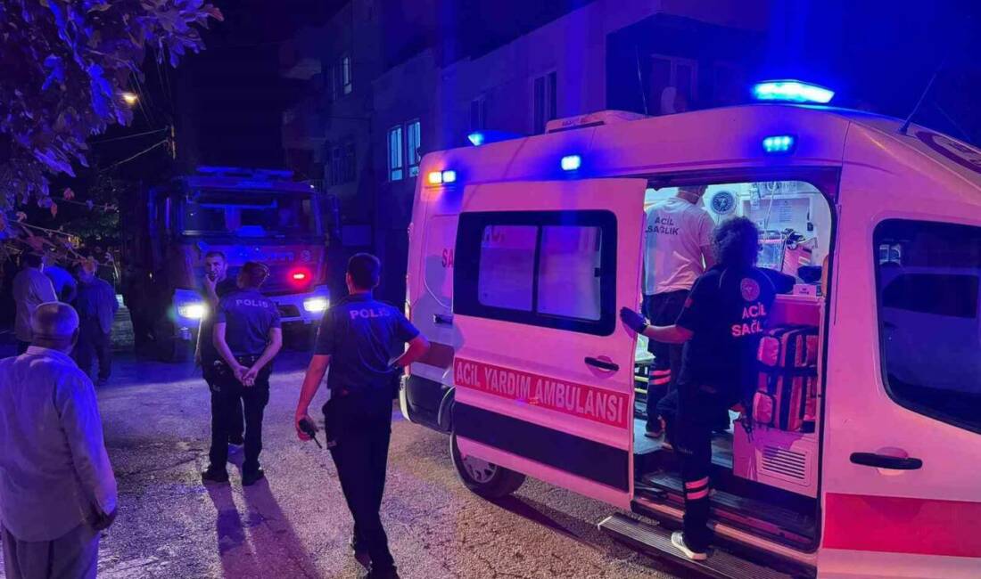 Adıyaman’da ev yangını: 2 kişi dumandan etkilendi Adıyaman'ın Yeni Mahalle'sinde bir evde çıkan yangında Eyüp B. ve
