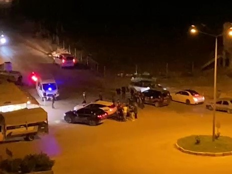Adıyaman'ın Altınşehir Mahallesi'nde iki grup arasında çıkan kavga polis ekipleri