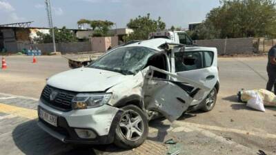 Kahta ilçesinde meydana gelen kazada minibüs ile hafif ticari araç