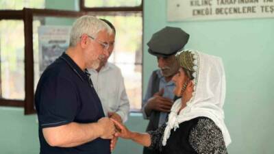 Adıyaman’da Muharrem ayı dolayısıyla düzenlenen aşure programına katılan AK Parti