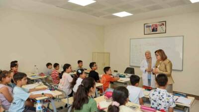 Gaziantep Büyükşehir Belediye Başkanı Fatma Şahin, yaz okullarını ziyaret etti.