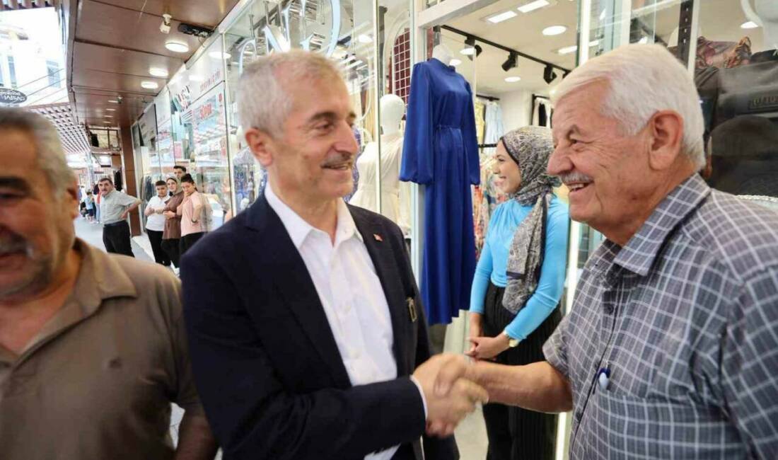 Şahinbey Belediye Başkanı Mehmet Tahmazoğlu, esnaf ve vatandaşlarla istişarelerde bulunarak