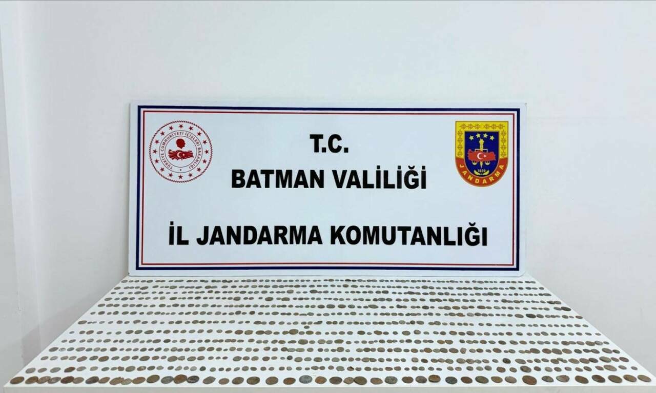 Batman'da jandarma ekipleri, müşteri kılığına girerek elde edilen tarihi değere