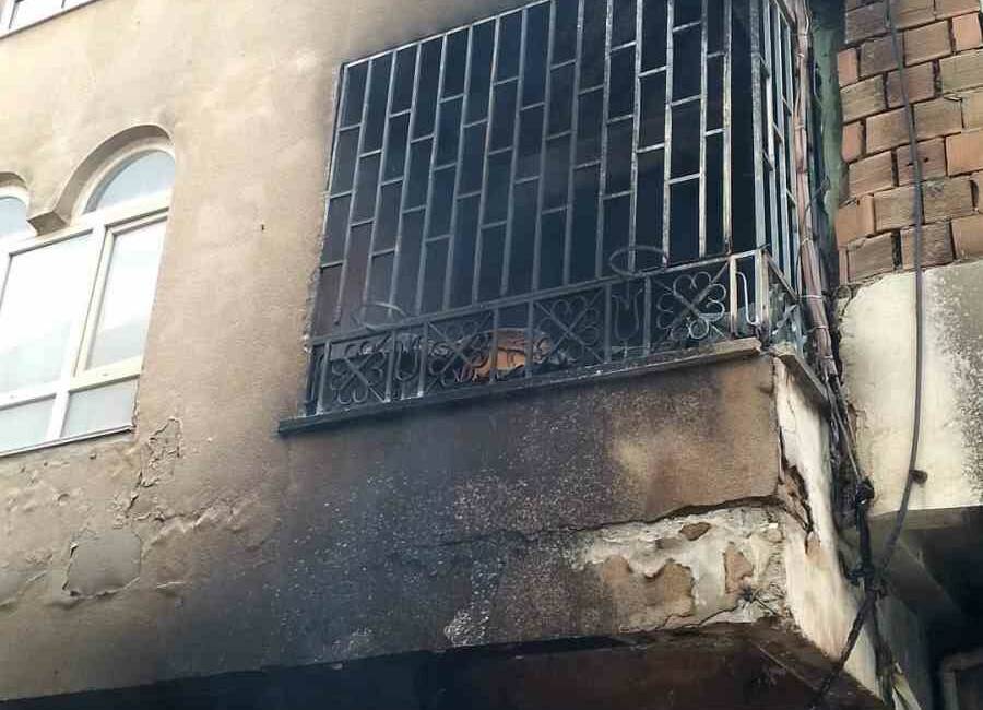 Batman’da Suriyelilerin kaldığı binada yangın Batman'da Suriyeli ailenin yaşadığı bir binada çıkan yangın sabah erken