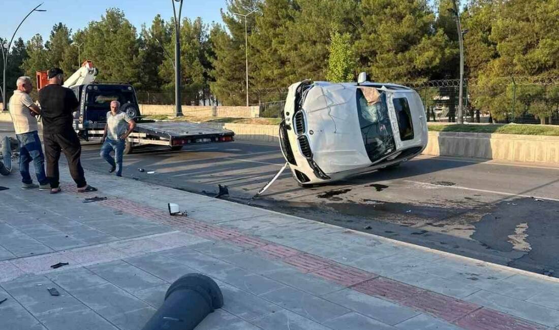 Batman'ın Bayındır Mahallesi'nde bir trafik kazası meydana geldi. Kazada direksiyon