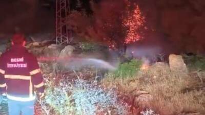 Adıyaman'ın Besni ilçesine bağlı Kıraçhayma ve Körtenli köylerinde orman yangını